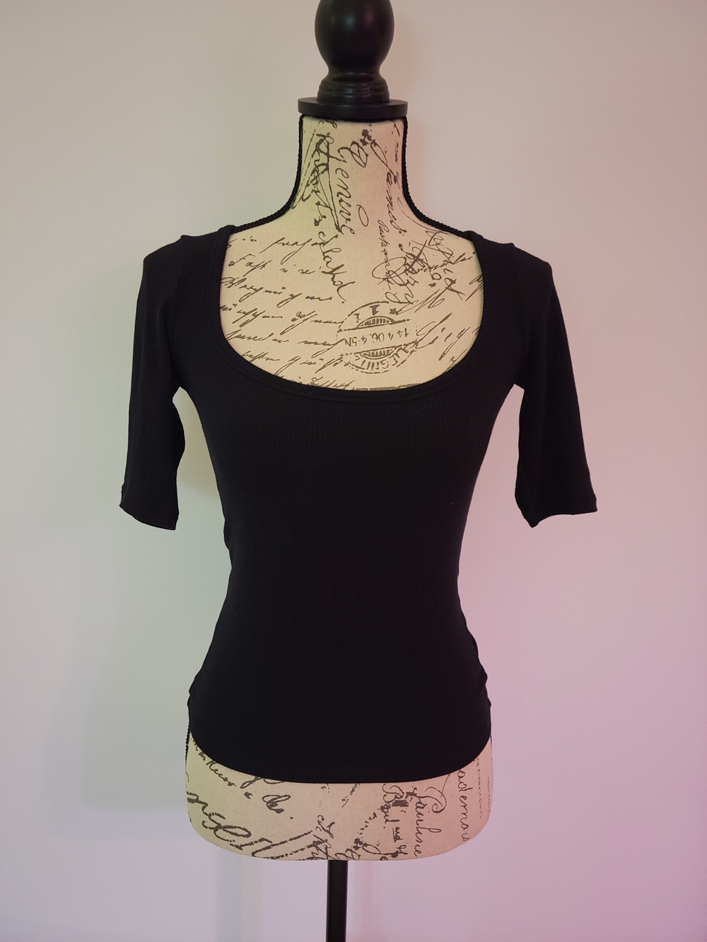 Wilfred Aritzia Black Scoop Neck Ribbed Women's Top